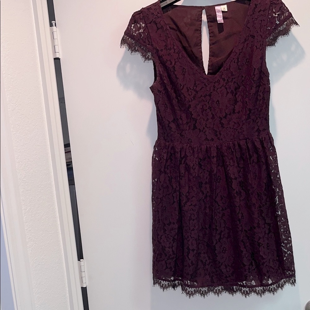 NWOTs Alya  Lace Mini Dress in Deep Bordeaux Women’s Size Medium